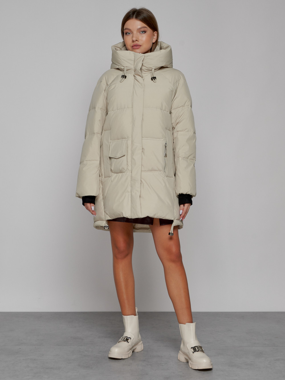 Купить Зимняя женская куртка модная с капюшоном бежевого цвета 51122B