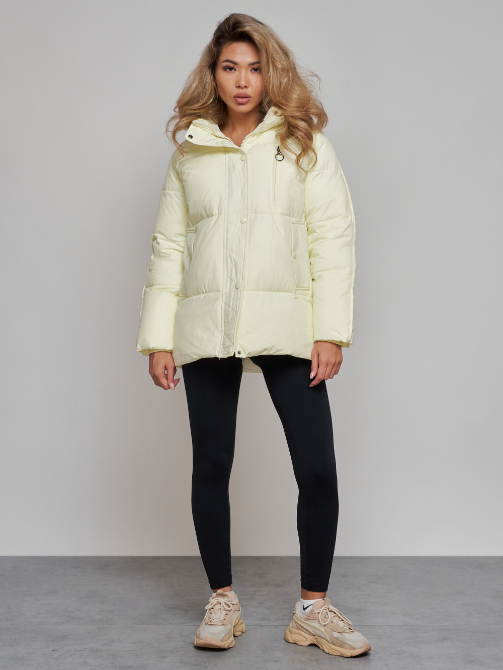 Купить Зимняя женская куртка модная с капюшоном светло-желтого цвета 52308SJ