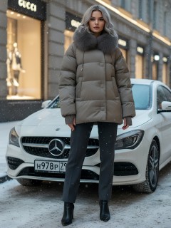 Фабрика производителя Visdeer предлагает купить от производителя женские куртки 2026 с мехом с капюшоном дешево в Москве с доставкой по России 7658K