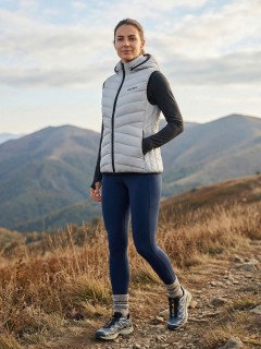 Жилет женский лёгкий стёганый с капюшоном купить оптом от производителя недорого в Москве 9636_2Sr