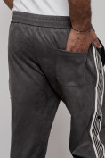 Купить Спортивные мужские джоггеры из бархатного трикотажа серого цвета 12925Sr, фото 12