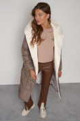 Купить Пальто утепленное с капюшоном зимнее женское коричневого цвета 132255K, фото 18