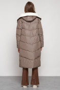 Купить Пальто утепленное с капюшоном зимнее женское коричневого цвета 132255K, фото 23