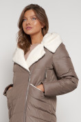 Купить Пальто утепленное с капюшоном зимнее женское коричневого цвета 132255K, фото 7