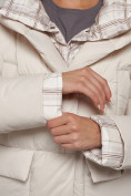 Купить Зимняя женская куртка модная с капюшоном бежевого цвета 133105B, фото 14