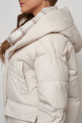 Купить Зимняя женская куртка модная с капюшоном бежевого цвета 133105B, фото 15