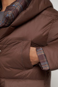 Купить Зимняя женская куртка модная с капюшоном коричневого цвета 133105K, фото 12