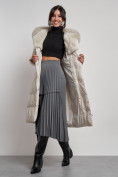 Купить Пальто утепленное с капюшоном и мехом зимнее женское бежевого цвета 133203B, фото 19