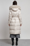 Купить Пальто утепленное с капюшоном и мехом зимнее женское бежевого цвета 133203B, фото 6