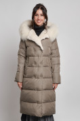 Купить Пальто утепленное с капюшоном и мехом зимнее женское коричневого цвета 133203K, фото 10