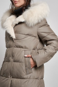Купить Пальто утепленное с капюшоном и мехом зимнее женское коричневого цвета 133203K, фото 14