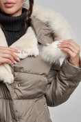 Купить Пальто утепленное с капюшоном и мехом зимнее женское коричневого цвета 133203K, фото 16