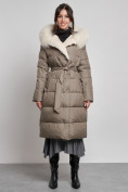Купить Пальто утепленное с капюшоном и мехом зимнее женское коричневого цвета 133203K, фото 2