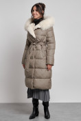 Купить Пальто утепленное с капюшоном и мехом зимнее женское коричневого цвета 133203K, фото 3