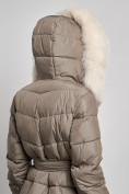 Купить Пальто утепленное с капюшоном и мехом зимнее женское коричневого цвета 133203K, фото 9