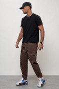 Купить Джинсы карго мужские с накладными карманами коричневого цвета 2423K, фото 10