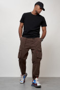 Купить Джинсы карго мужские с накладными карманами коричневого цвета 2423K, фото 5
