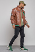Купить Куртка из экокожи мужская на резинке коричневого цвета 28115K, фото 3