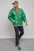 Купить Куртка из экокожи мужская с плюшевым капюшон зеленого цвета 28132Z, фото 10
