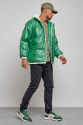 Купить Куртка из экокожи мужская с плюшевым капюшон зеленого цвета 28132Z, фото 3
