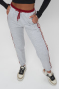 Купить Джоггеры спортивные трикотажные женские серого цвета 311Sr, фото 15