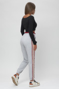 Купить Джоггеры спортивные трикотажные женские серого цвета 311Sr, фото 5