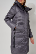 Купить Пальто утепленное с капюшоном зимнее женское  темно-серого цвета 442186TC, фото 14