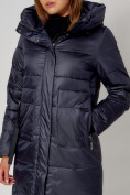 Купить Пальто утепленное с капюшоном зимнее женское  темно-синего цвета 442186TS, фото 13