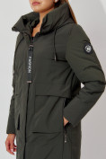 Купить Пальто утепленное с капюшоном зимнее женское  темно-зеленого цвета 442187TZ, фото 16
