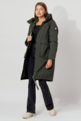 Купить Пальто утепленное с капюшоном зимнее женское  темно-зеленого цвета 442187TZ, фото 2