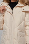 Купить Пальто утепленное молодежное зимнее женское бежевого цвета 52321B, фото 15