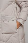 Купить Пальто утепленное молодежное зимнее женское светло-серого цвета 52321SS, фото 12