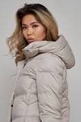 Купить Пальто утепленное молодежное зимнее женское светло-серого цвета 52325SS, фото 17