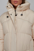 Купить Пальто утепленное молодежное зимнее женское светло-бежевого цвета 52326SB, фото 14