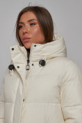 Купить Пальто утепленное молодежное зимнее женское светло-бежевого цвета 52329SB, фото 19