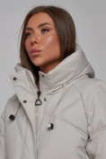 Купить Пальто утепленное молодежное зимнее женское светло-серого цвета 52330SS, фото 18