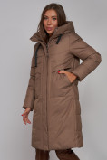 Купить Пальто утепленное молодежное зимнее женское коричневого цвета 52331K, фото 9