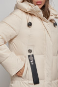 Купить Пальто утепленное молодежное зимнее женское светло-бежевого цвета 52351SB, фото 10