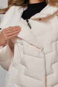 Купить Пальто утепленное молодежное зимнее женское бежевого цвета 52355B, фото 18