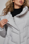 Купить Пальто утепленное молодежное зимнее женское светло-серого цвета 52355SS, фото 15