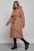 Купить Пальто утепленное молодежное зимнее женское коричневого цвета 52356K, фото 3