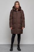 Купить Пальто утепленное молодежное зимнее женское темно-коричневого цвета 52363TK