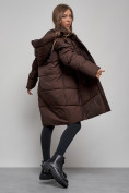 Купить Пальто утепленное молодежное зимнее женское темно-коричневого цвета 52363TK, фото 13