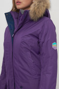 Купить Парка женская с капюшоном и мехом зимняя темно-фиолетового цвета 551961TF, фото 15