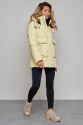 Купить Зимняя женская куртка модная с капюшоном желтого цвета 589827J, фото 4