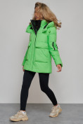 Купить Зимняя женская куртка модная с капюшоном зеленого цвета 589827Z, фото 3