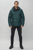 Купить Куртка спортивная мужская с капюшоном темно-зеленого цвета 62190TZ