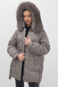 Купить Куртка зимняя женская с мехом и капюшоном тренд коричневого цвета 7608K, фото 17
