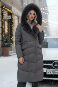 Купить Двубортное пальто зимнее утепленное с мехом и капюшоном темно-серого цвета 7626TC, фото 2