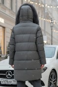 Купить Пальто зимнее утепленное с мехом и капюшоном тренд темно-зеленого цвета 7630TZ, фото 2